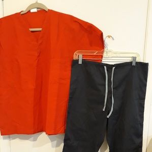 Scrubs set